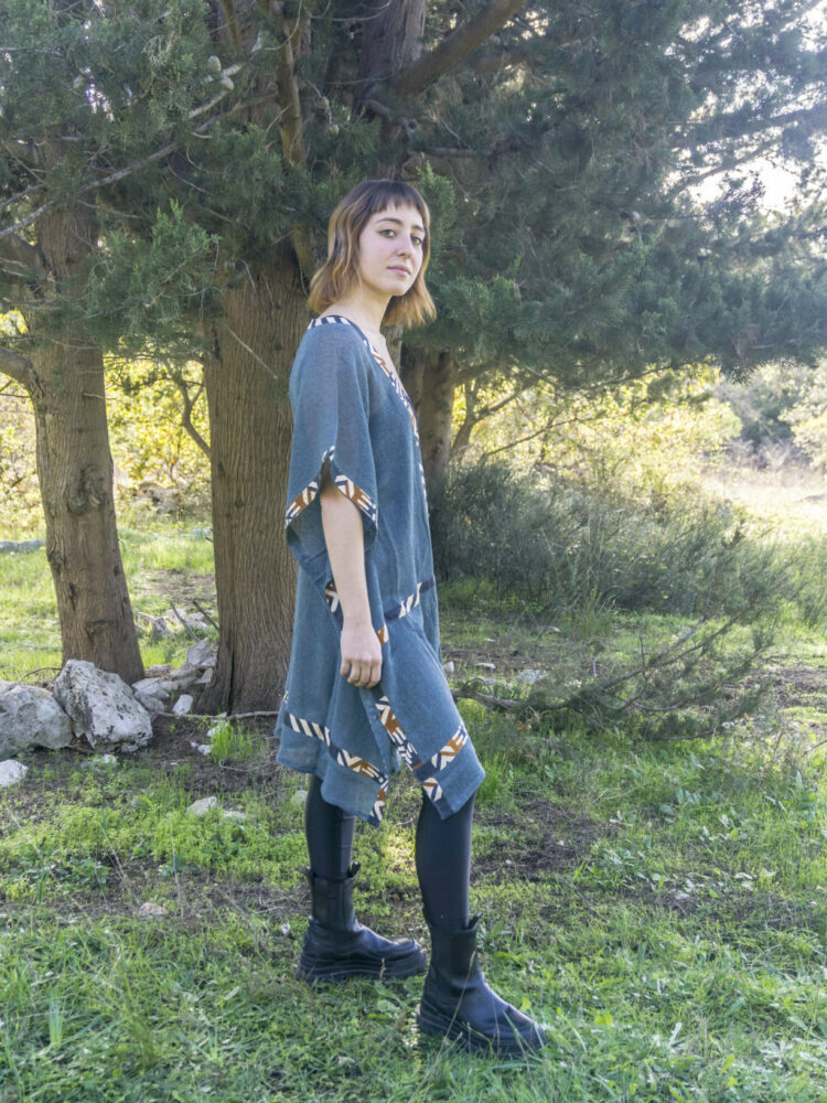 Cotton kimono with open weave design. Lightweight and breathable kimono for styling.